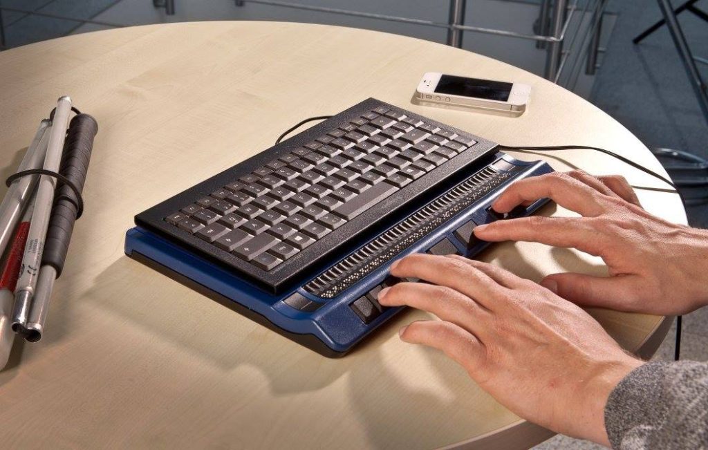 eine Braillezeile für eine PC-Tastatur