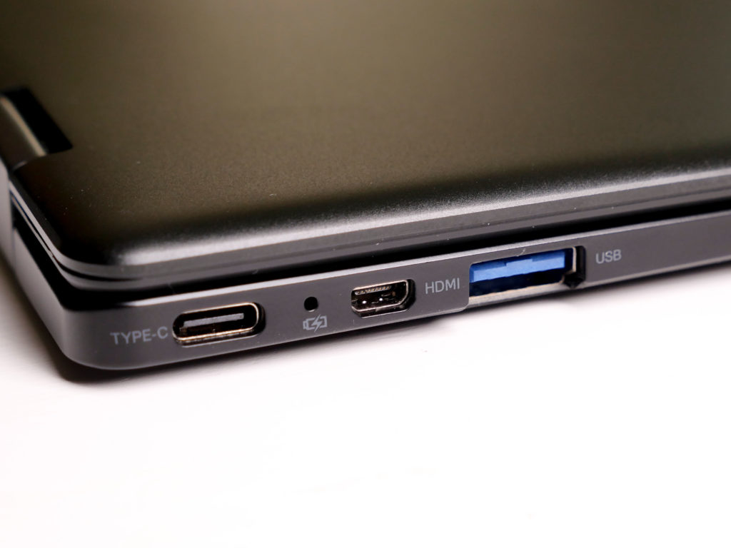 Links.: USB-C, Ladekontrollleuchte, Micro HDMI und USB - A 3.0 Port