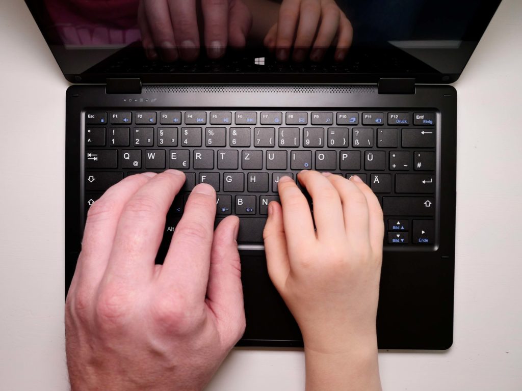 Die Tastatur eignet sich sowohl für Kleine Kinderhände, sowie für erwachsene.