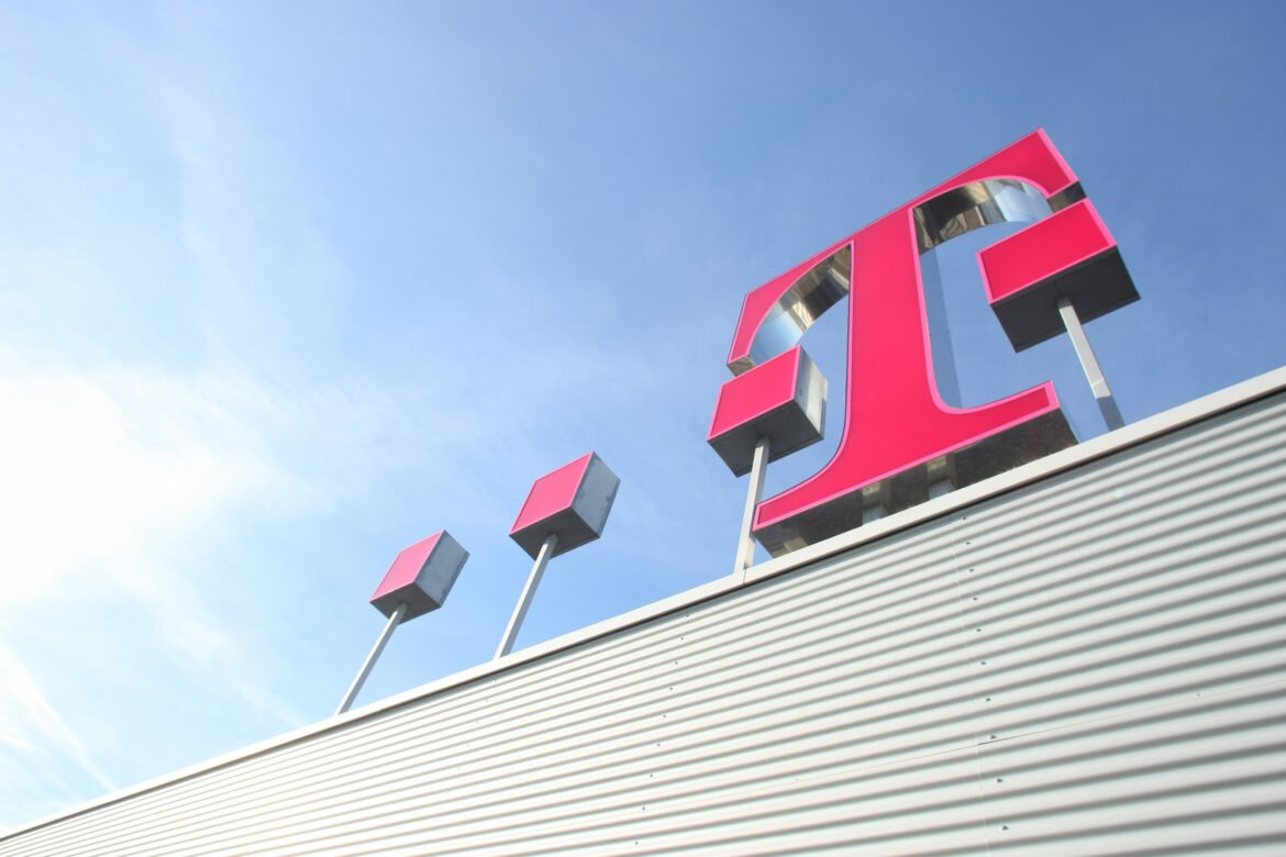 dl-telekom-logo-dach-schraeg